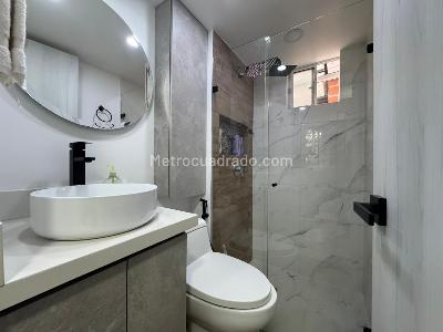 Apartamento de 3 alcobas en venta en El Poblado, Medellín, 98 m² · foto 14 de 15