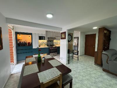 Apartamento de 3 alcobas en venta en El Poblado, Medellín, 98 m² · foto 4 de 15