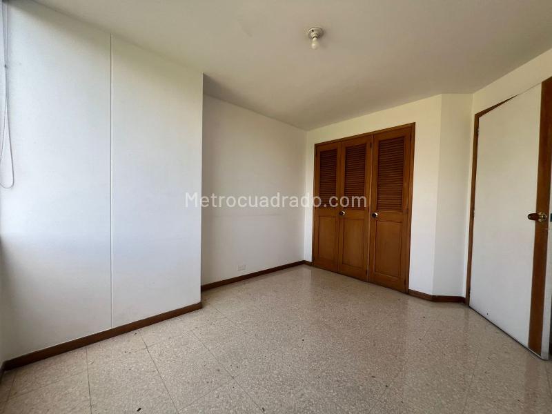 3BR Apartment in Closed Unit in El Poblado - 8