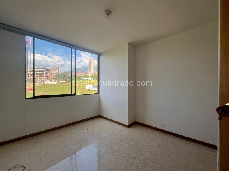 3BR Apartment in Closed Unit in El Poblado - 9