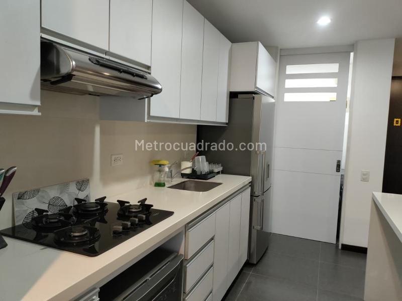 Apartamento Amoblado de 3 Alcobas con Amenidades en El Poblado - 8