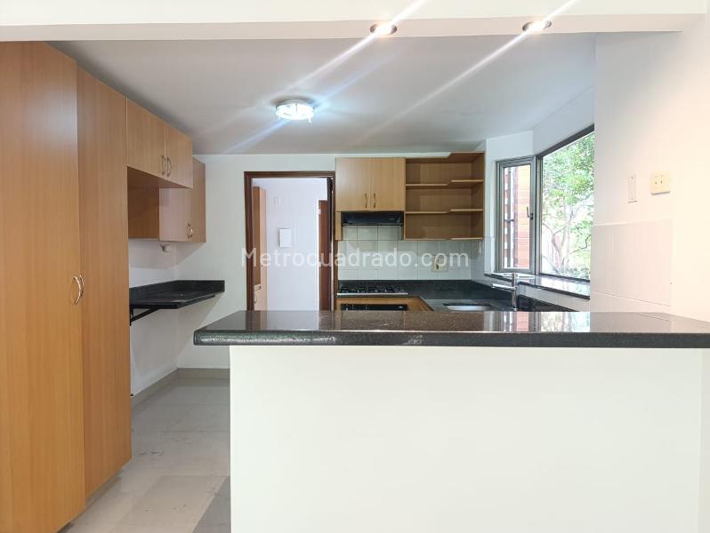 4BR House for Rent in El Poblado with Pool & Covered Parking - 3