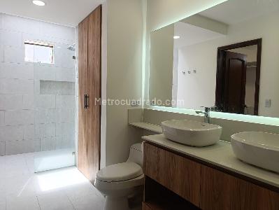Apartamento de 3 alcobas en venta en El Tesoro, Medellín, 300 m² · foto 15 de 19