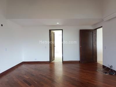 Apartamento de 3 alcobas en venta en El Tesoro, Medellín, 300 m² · foto 8 de 19