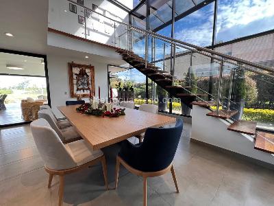 Casa de 5 alcobas en venta en Llanogrande, Rionegro, 400 m² · foto 3 de 20