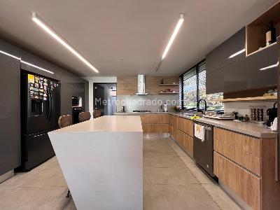 Casa de 5 alcobas en venta en Llanogrande, Rionegro, 400 m² · foto 4 de 20