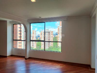 Apartamento de 4 alcobas en venta en El Poblado, Medellín, 228 m² · foto 11 de 19
