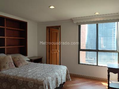 Apartamento de 4 alcobas en venta en El Poblado, Medellín, 228 m² · foto 14 de 19