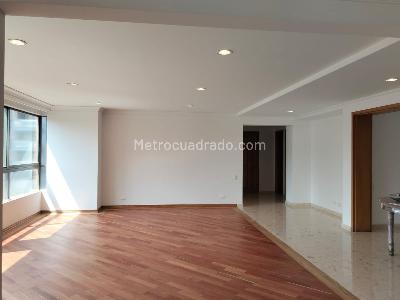 Apartamento de 4 alcobas en venta en El Poblado, Medellín, 228 m² · foto 3 de 19