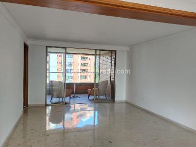 Apartamento de 4 alcobas en venta en El Poblado, Medellín, 228 m² · foto 4 de 19