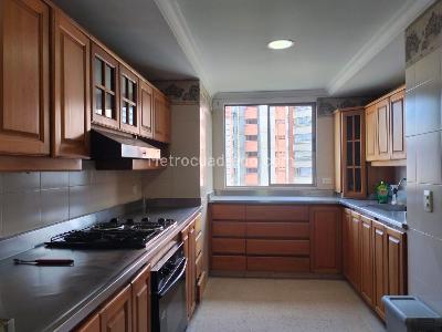 Apartamento de 4 alcobas en venta en El Poblado, Medellín, 228 m² · foto 6 de 19