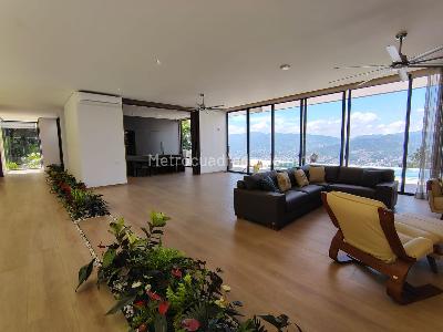 Casa de 3 alcobas en venta en Envigado, Envigado, 1200 m² · foto 2 de 20
