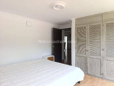 Apartamento de 4 alcobas en arriendo en El Poblado, Medellín, 232 m² · foto 17 de 20