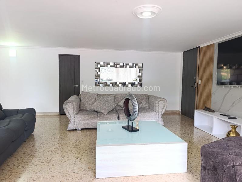 Furnished 4BR Apartment in El Poblado with Pool & 24/7 Security - 2