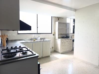 Apartamento de 4 alcobas en arriendo en El Poblado, Medellín, 232 m² · foto 7 de 20