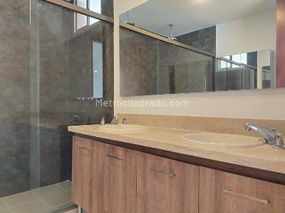 Apartamento en arriendo en El Poblado, Medellín · foto 17 de 20