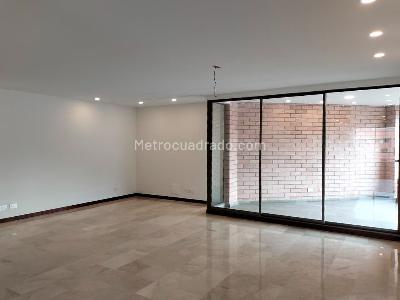 Apartamento en arriendo en El Poblado, Medellín · foto 2 de 20