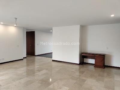Apartamento en arriendo en El Poblado, Medellín · foto 3 de 20