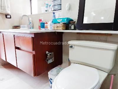 Apartamento de 2 alcobas en arriendo en El Tesoro, Medellín, 149 m² · foto 15 de 18
