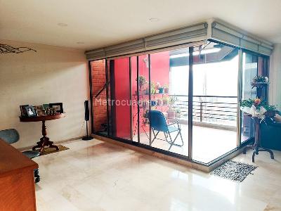 Apartamento de 2 alcobas en arriendo en El Tesoro, Medellín, 149 m² · foto 3 de 18