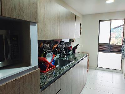 Apartamento de 2 alcobas en arriendo en El Tesoro, Medellín, 149 m² · foto 6 de 18