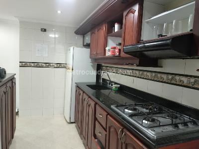 Apartamento en venta en El Poblado, Medellín · foto 6 de 16