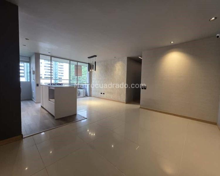 Apartamento en Arriendo en El Poblado con Piscina y Gimnasio - 4