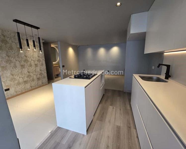 Apartamento en Arriendo en El Poblado con Piscina y Gimnasio - 6