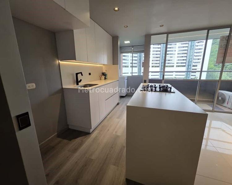 Apartamento en Arriendo en El Poblado con Piscina y Gimnasio - 7