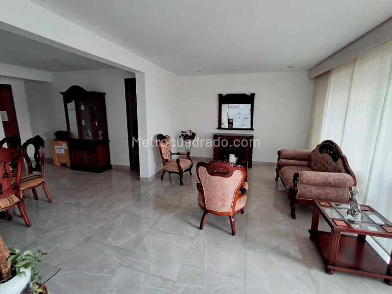 Furnished 3BR Apartment Near Universities in El Poblado - 4