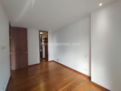 Apartamento de 1 alcoba en arriendo en El Tesoro, Medellín, 57 m² · foto 11 de 13