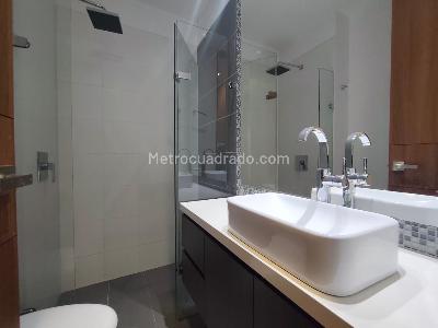 Apartamento de 1 alcoba en arriendo en El Tesoro, Medellín, 57 m² · foto 12 de 13