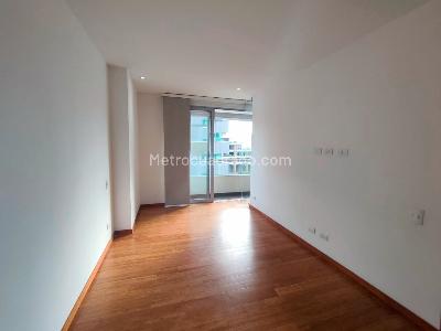 Apartamento de 1 alcoba en arriendo en El Tesoro, Medellín, 57 m² · foto 3 de 13