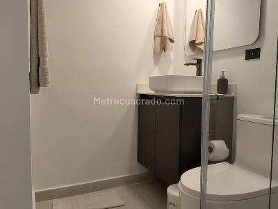 Apartamento de 3 alcobas en arriendo en El Poblado, Medellín, 140 m² · foto 18 de 19