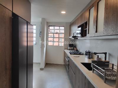 Apartamento de 3 alcobas en arriendo en El Poblado, Medellín, 140 m² · foto 5 de 19