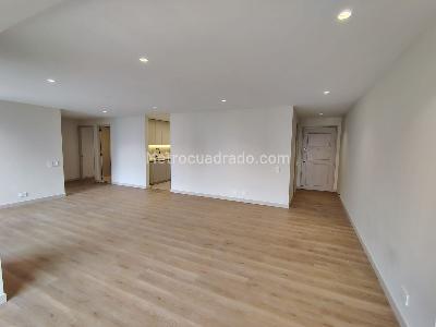 Apartamento de 3 alcobas en arriendo en El Poblado, Medellín, 138 m² · foto 3 de 17