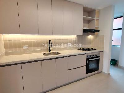 Apartamento de 3 alcobas en arriendo en El Poblado, Medellín, 138 m² · foto 5 de 17