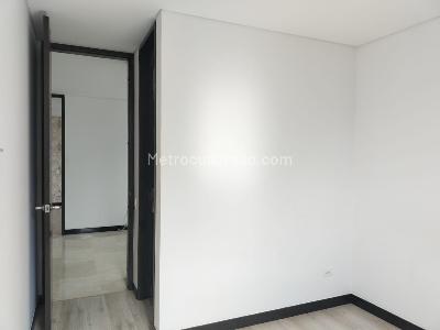 Apartamento de 3 alcobas en venta en El Poblado, Medellín, 128 m² · foto 14 de 18