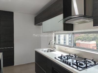 Apartamento de 3 alcobas en venta en El Poblado, Medellín, 128 m² · foto 8 de 18