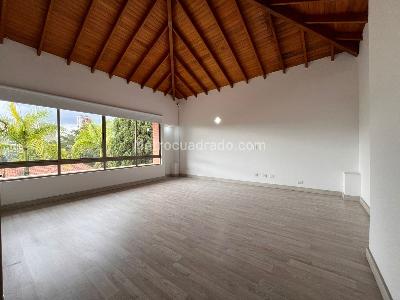 Casa de 4 alcobas en arriendo en El Poblado, Medellín, 600 m² · foto 12 de 20