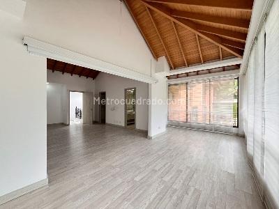 Casa de 4 alcobas en arriendo en El Poblado, Medellín, 600 m² · foto 18 de 20