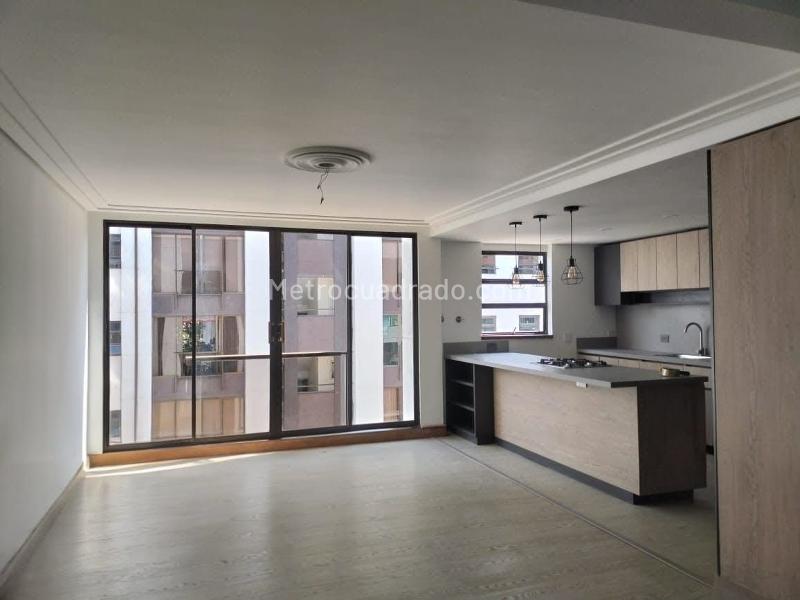 Apartamento Amplio de 4 Alcobas y 4 Baños en El Poblado - 4