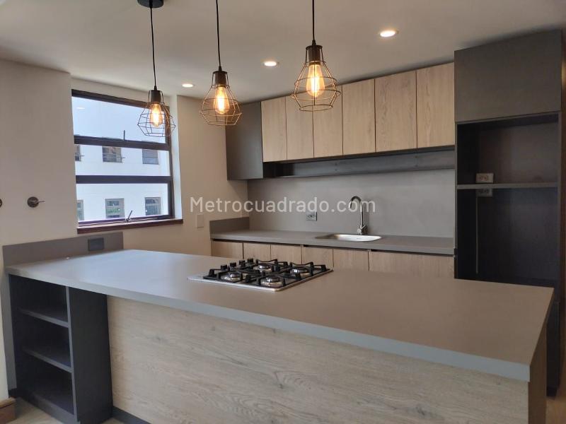 Apartamento Amplio de 4 Alcobas y 4 Baños en El Poblado - 6
