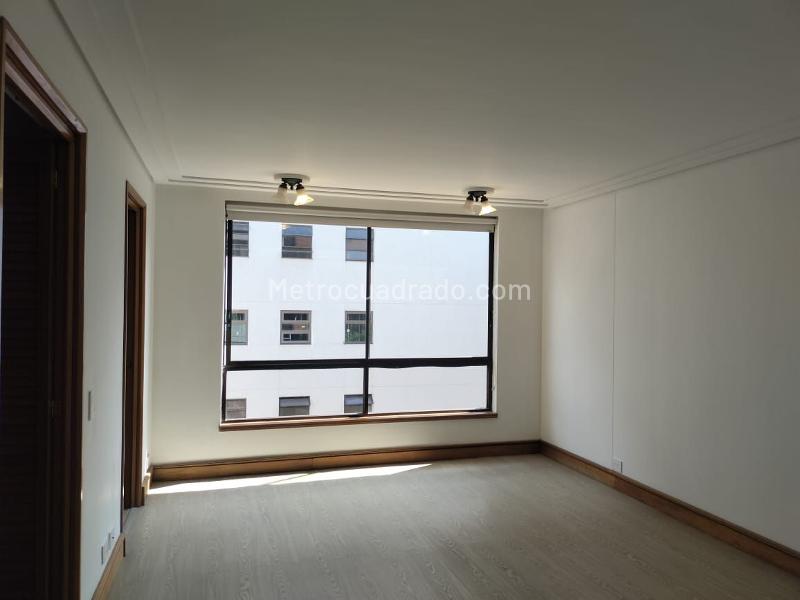 Apartamento Amplio de 4 Alcobas y 4 Baños en El Poblado - 9