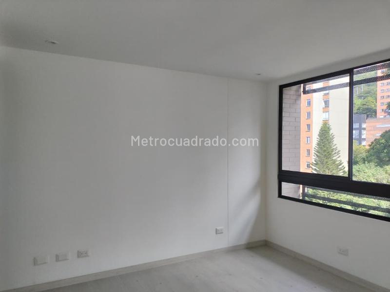 Apartamento Cómodo de 3 Alcobas con Amenidades en El Poblado - 8