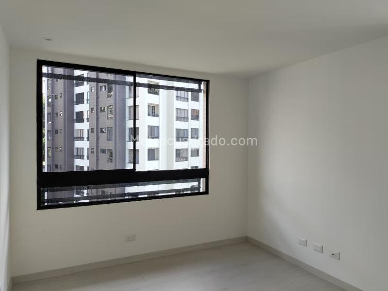 Apartamento Cómodo de 3 Alcobas con Amenidades en El Poblado - 9