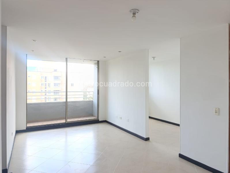 Apartamento de 3 Alcobas con Balcón en El Poblado (Conjunto Cerrado) - 5