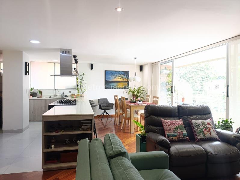 Apartamento de 2 Alcobas con Terraza en El Poblado - 3