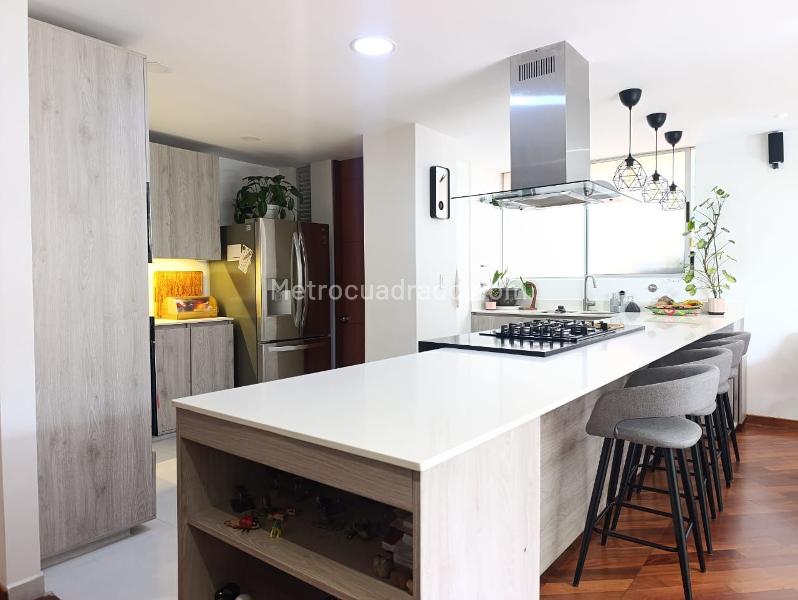 Apartamento de 2 Alcobas con Terraza en El Poblado - 9
