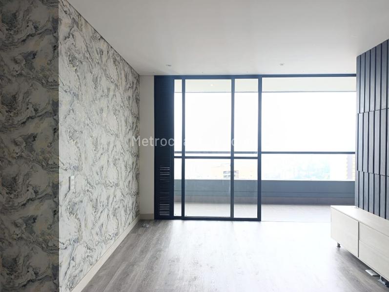 Apartamento Tipo Estudio de 1 Alcoba con Terraza Privada en El Poblado - 4